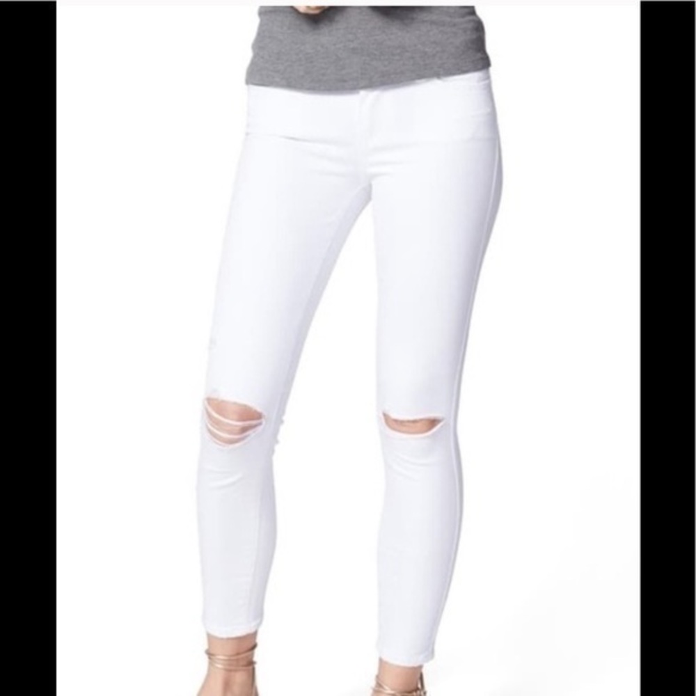 Paige Verdugo crop raw hem Antarctica white destructed jeans in size 25